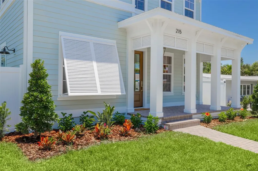 461 47th Avenue N St Petersburg FL 33703