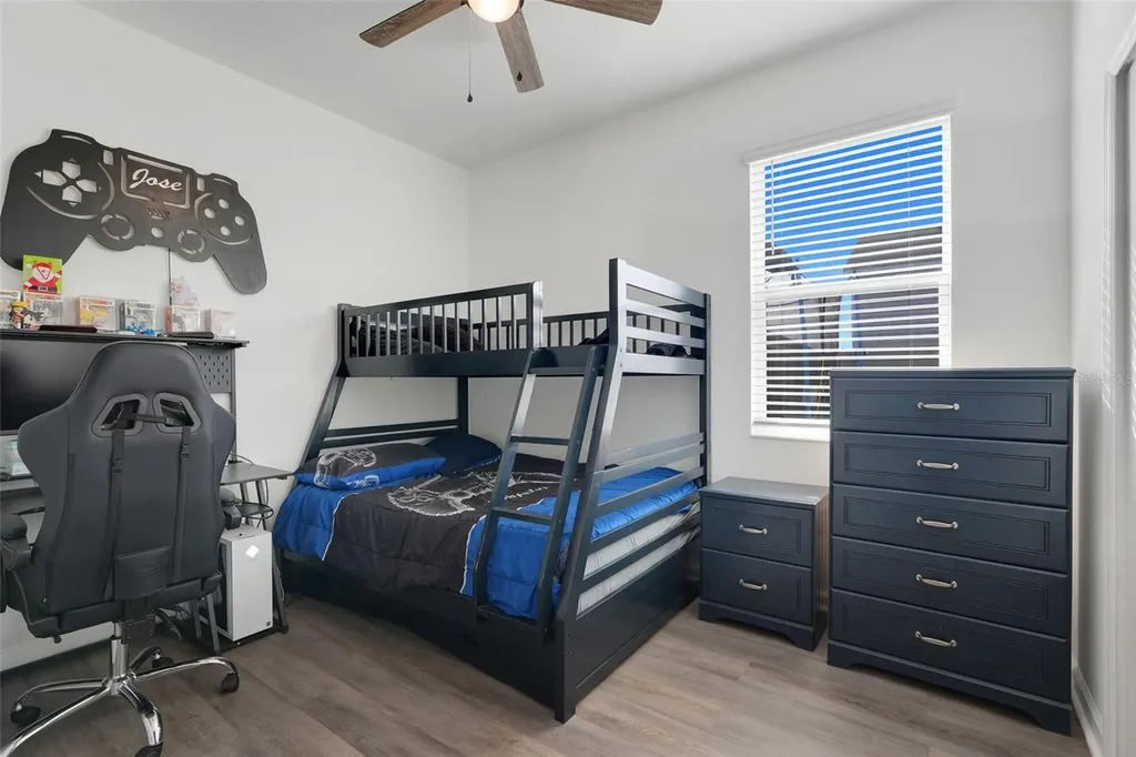 1052 Holden Way Eagle Lake FL 33839
