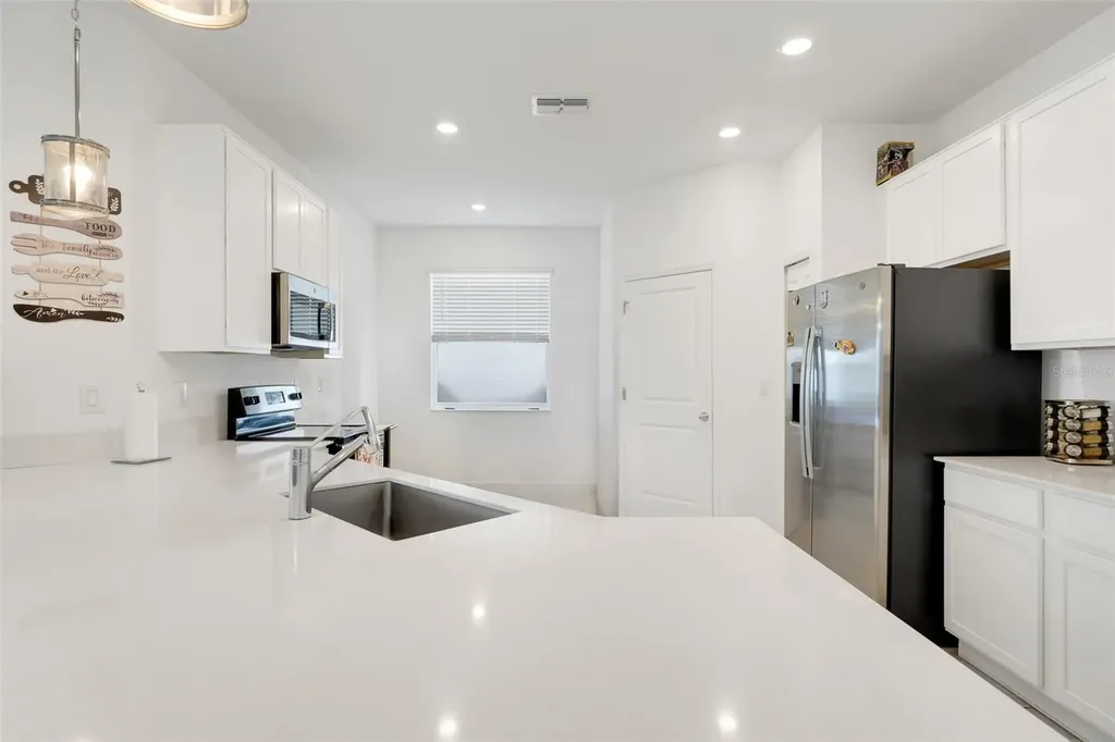 1052 Holden Way Eagle Lake FL 33839