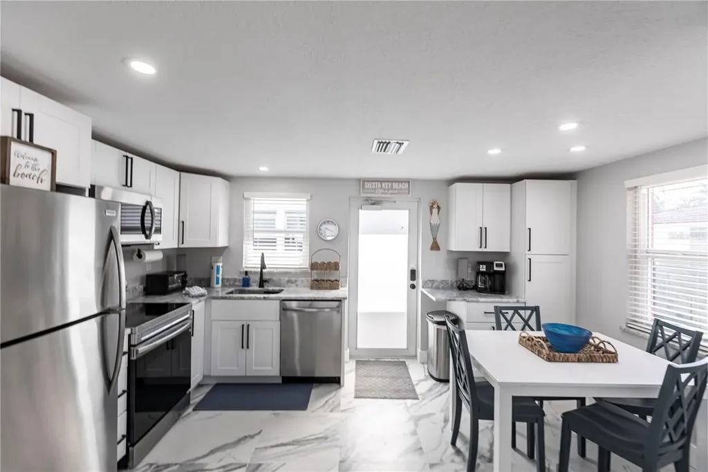 6154 Midnight Pass Road Sarasota FL 34242
