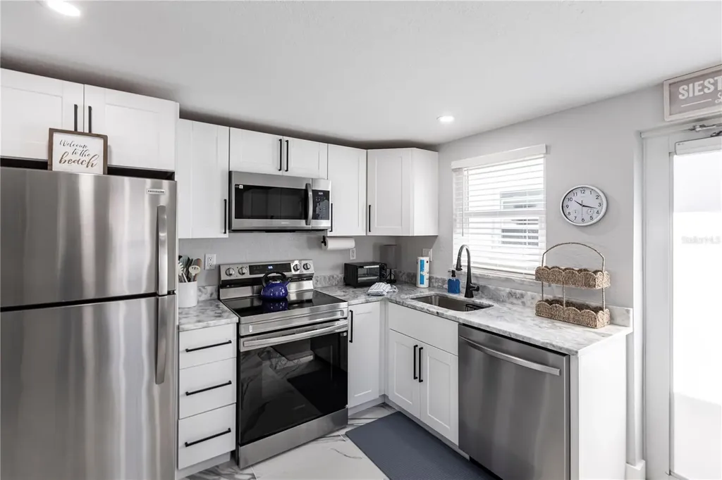 6154 Midnight Pass Road Sarasota FL 34242