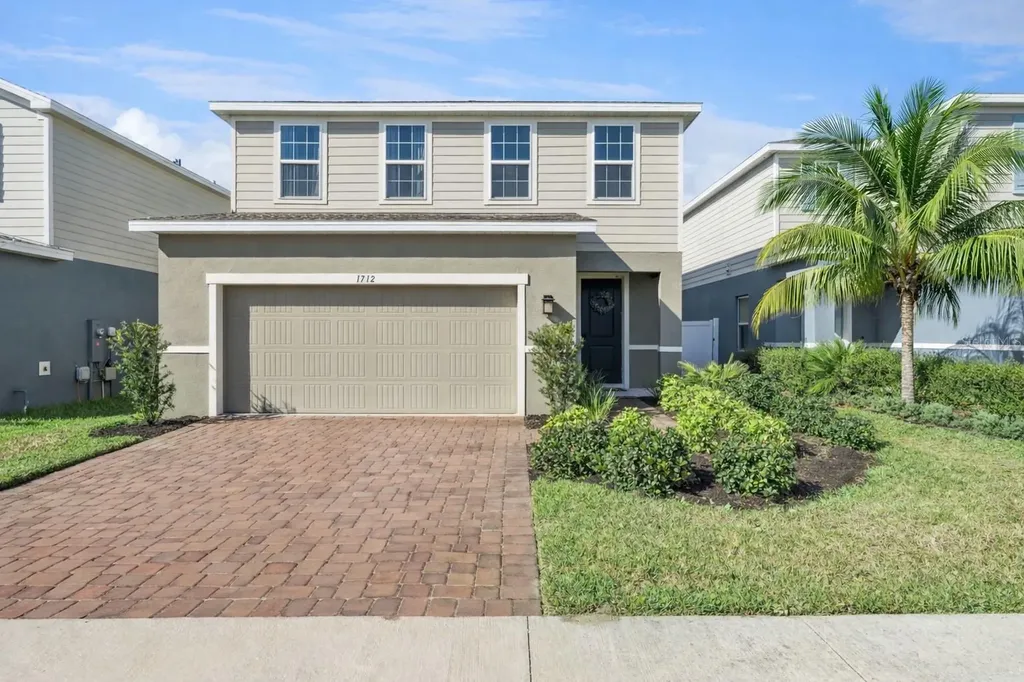 1712 Oceania Avenue Davenport FL 33837
