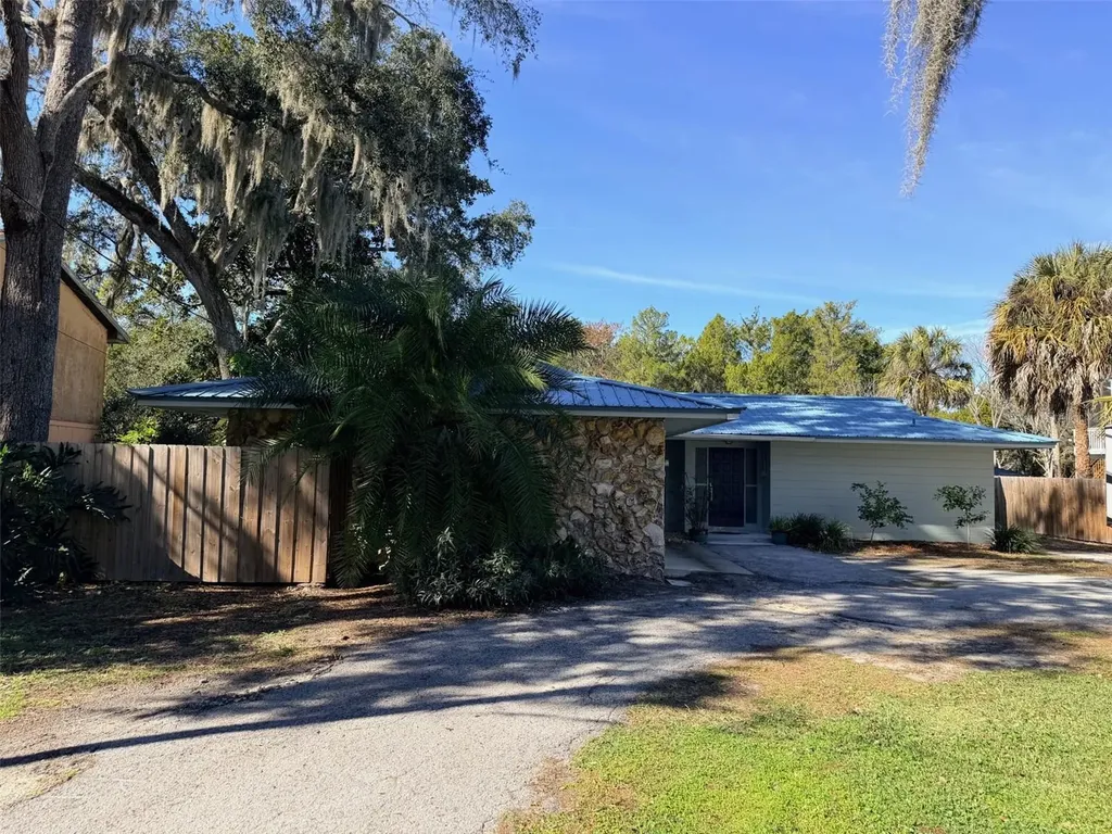 12 Palm Drive Yankeetown FL 34498