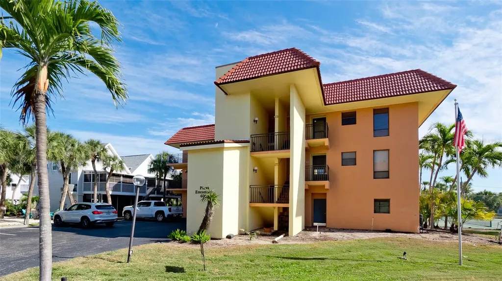 6005 Gulf Drive Holmes Beach FL 34217