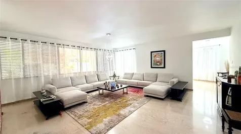 2A Gigi Street, Urb.santa Maria San Juan PR 00927