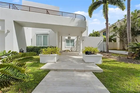 2A Gigi Street, Urb.santa Maria San Juan PR 00927