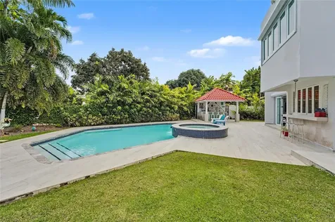 2A Gigi Street, Urb.santa Maria San Juan PR 00927