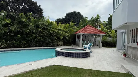 2A Gigi Street, Urb.santa Maria San Juan PR 00927