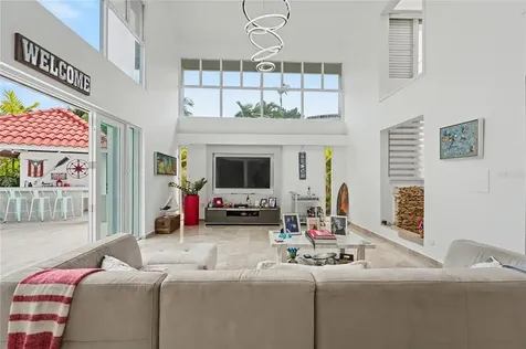 2A Gigi Street, Urb.santa Maria San Juan PR 00927