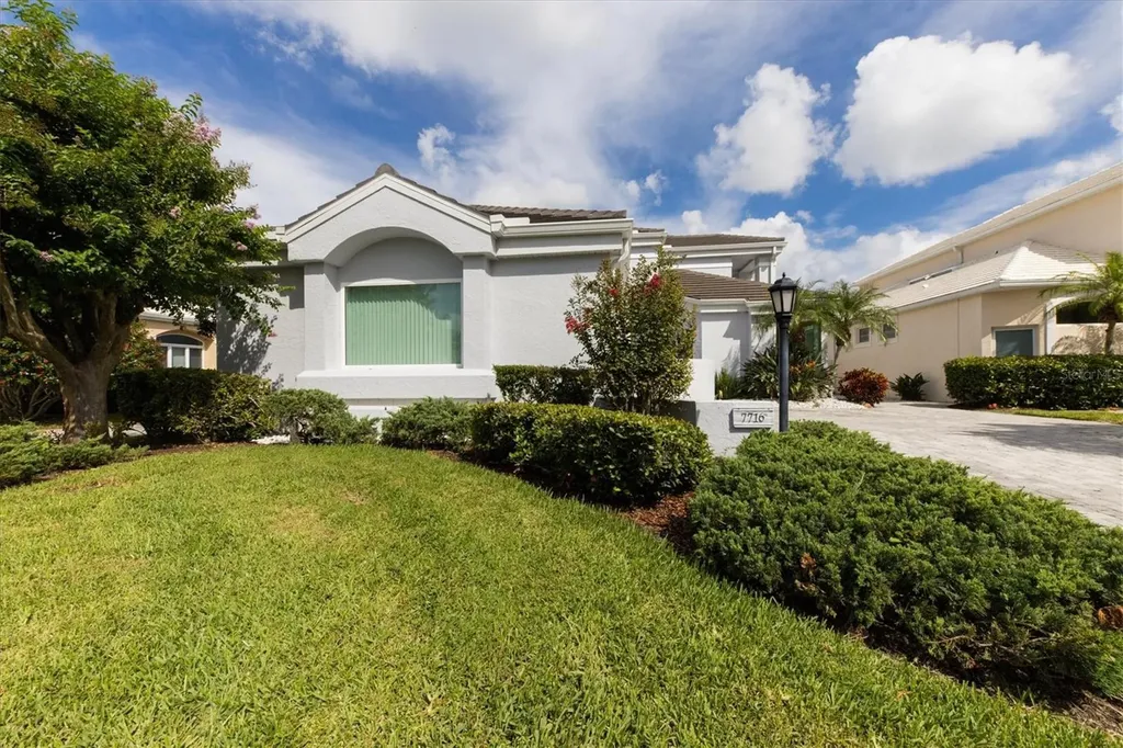 7716 Club Lane Sarasota FL 34238