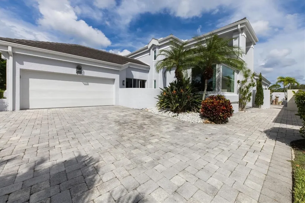 7716 Club Lane Sarasota FL 34238