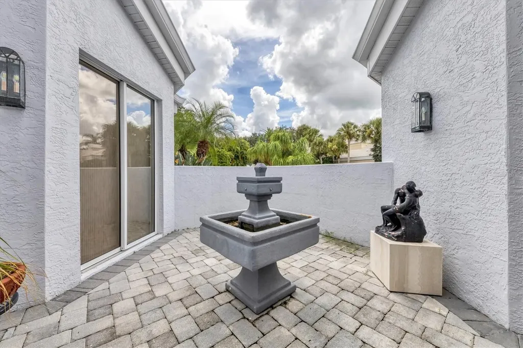 7716 Club Lane Sarasota FL 34238