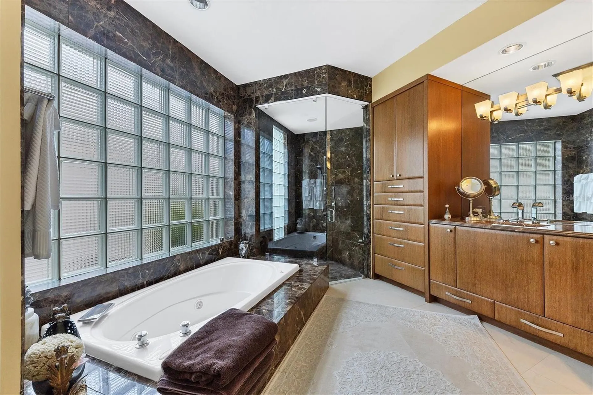7716 Club Lane Sarasota FL 34238