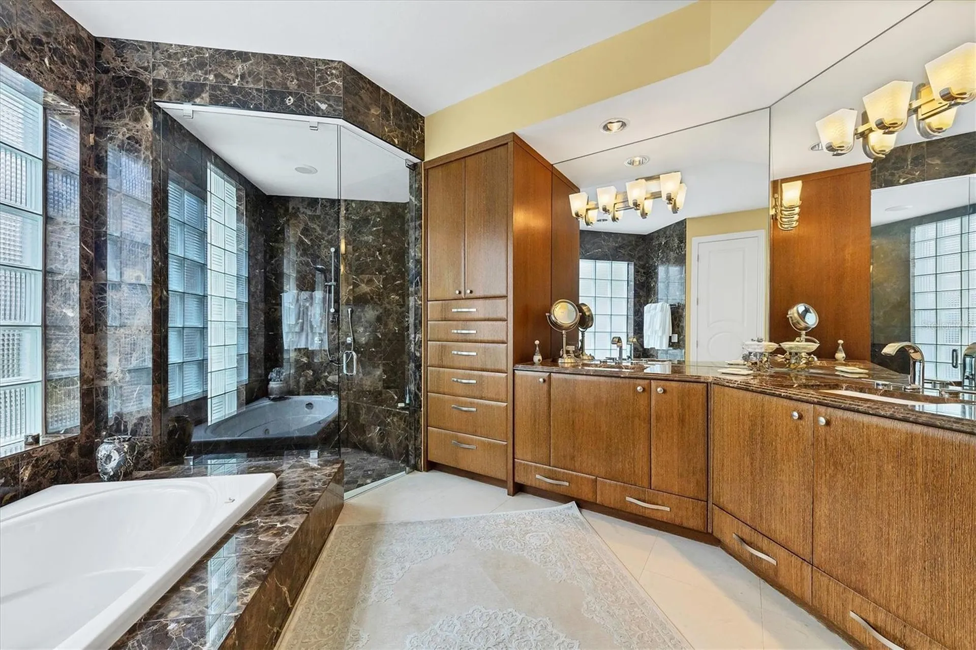 7716 Club Lane Sarasota FL 34238