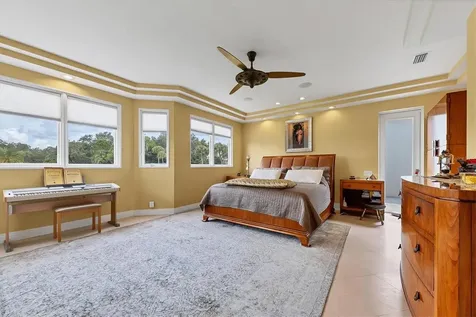 7716 Club Lane Sarasota FL 34238