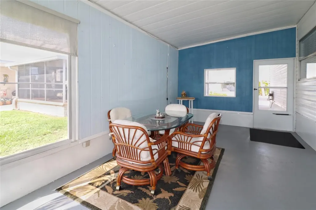 107 E Saint Johns Way Apollo Beach FL 33572