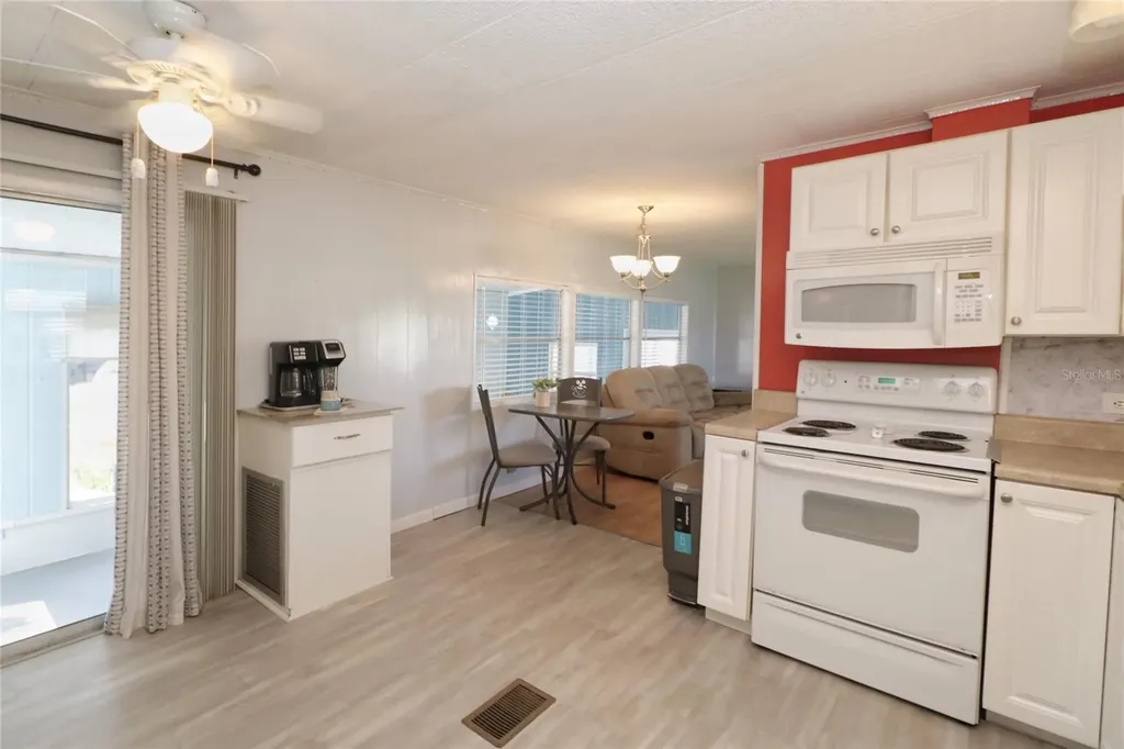 107 E Saint Johns Way Apollo Beach FL 33572