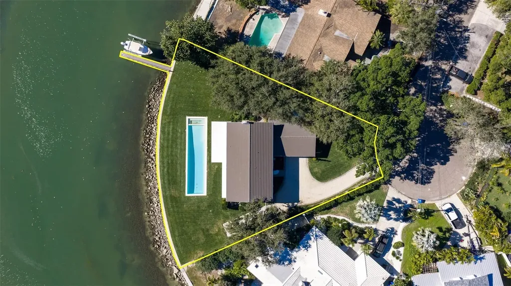 218 Colony Point Road S St Petersburg FL 33705
