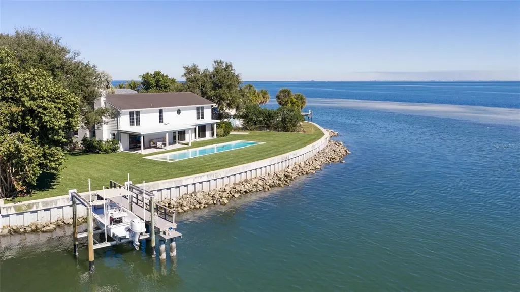 218 Colony Point Road S St Petersburg FL 33705