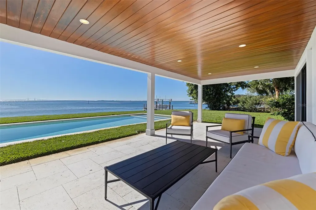 218 Colony Point Road S St Petersburg FL 33705