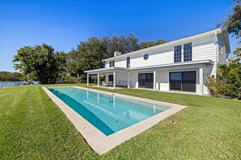 218 Colony Point Road S St Petersburg FL 33705