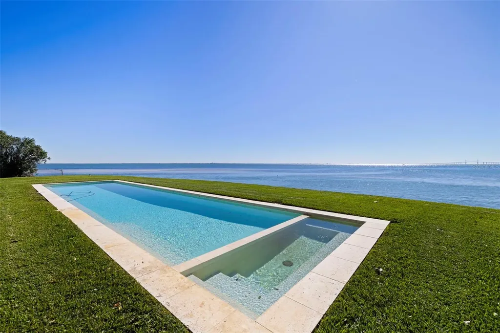 218 Colony Point Road S St Petersburg FL 33705