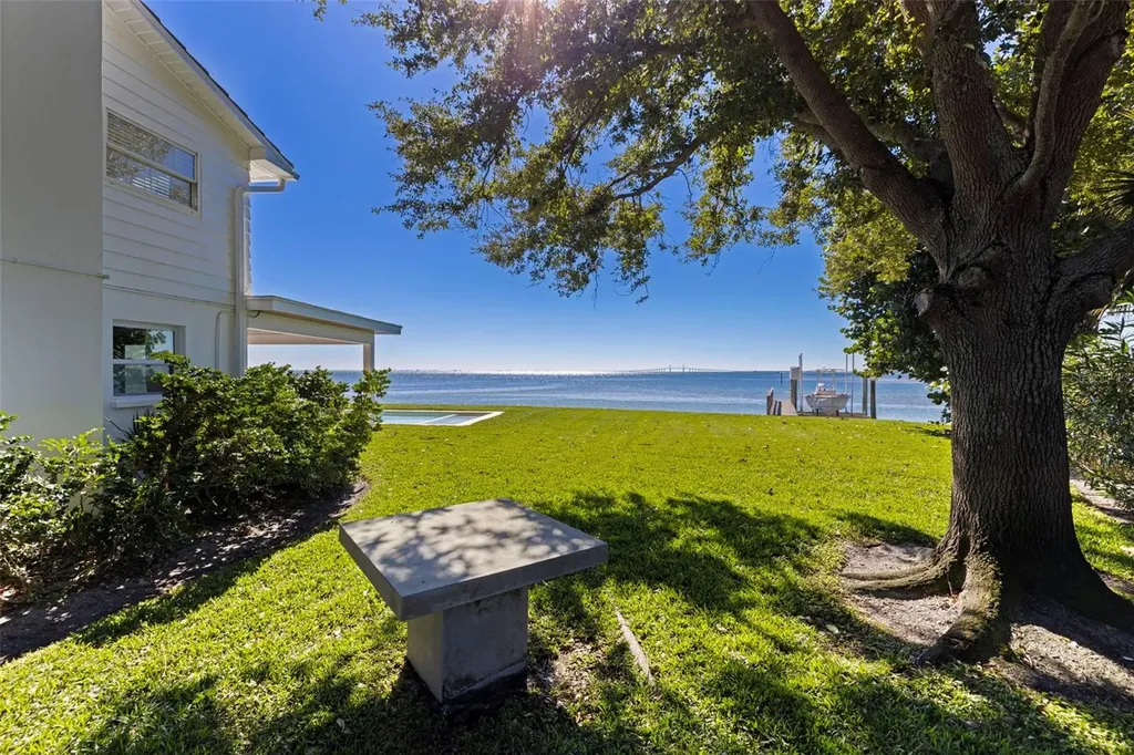 218 Colony Point Road S St Petersburg FL 33705