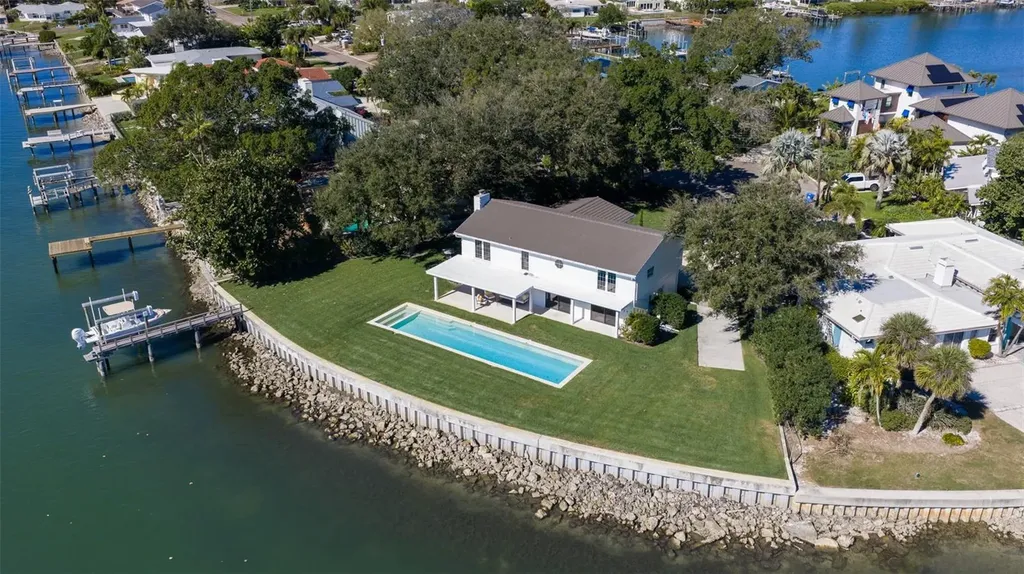 218 Colony Point Road S St Petersburg FL 33705