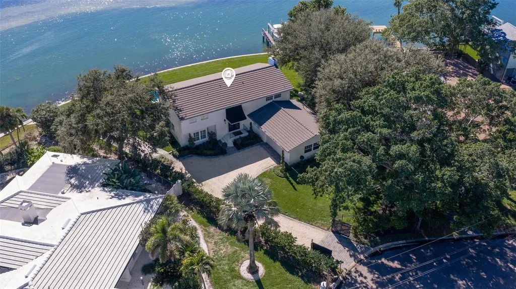 218 Colony Point Road S St Petersburg FL 33705