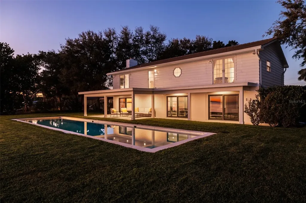 218 Colony Point Road S St Petersburg FL 33705