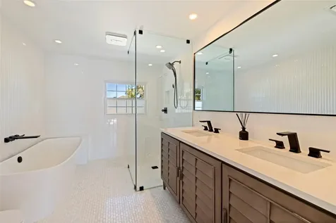 218 Colony Point Road S St Petersburg FL 33705