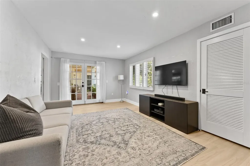 1740 S Orange Avenue Sarasota FL 34239