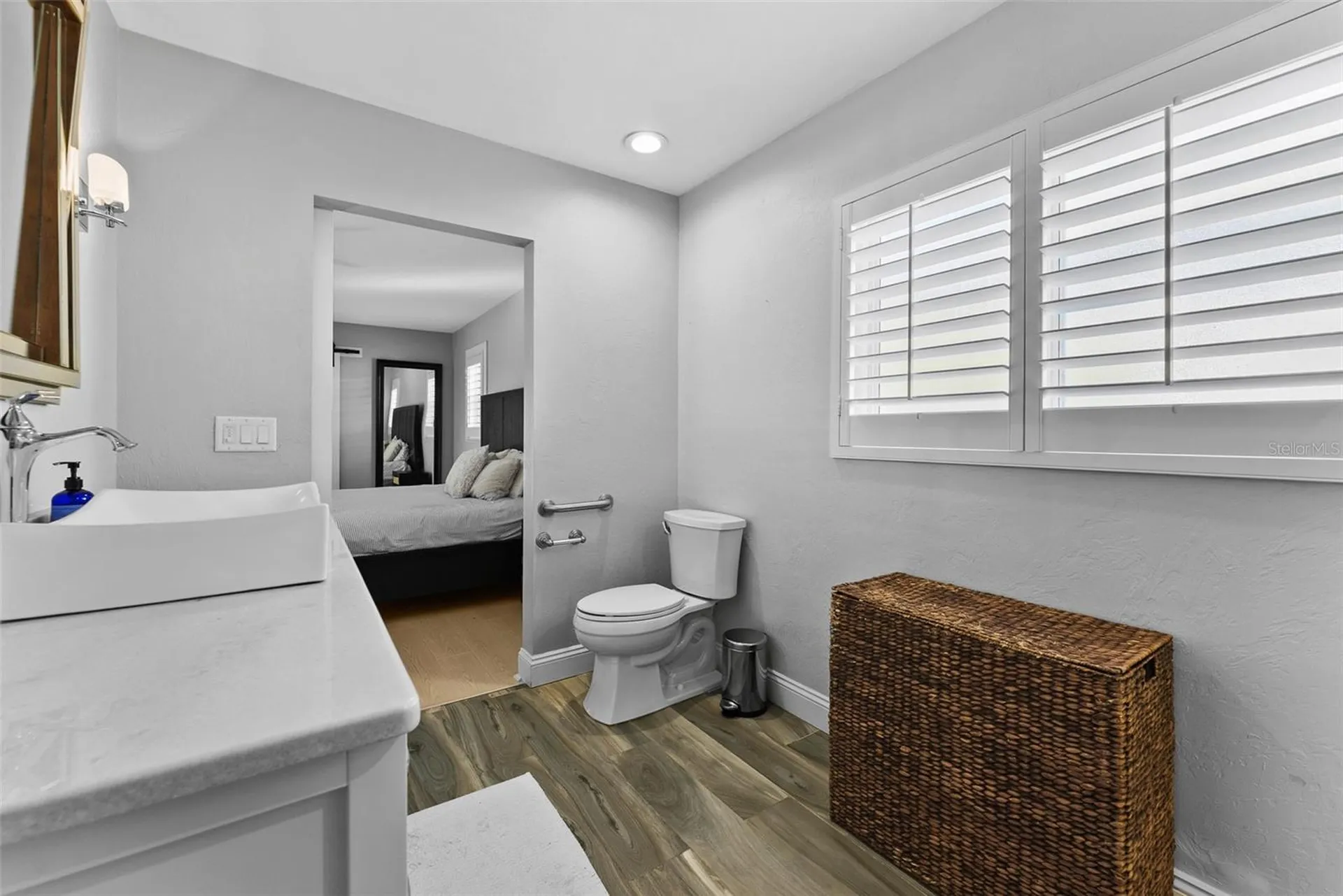 1740 S Orange Avenue Sarasota FL 34239