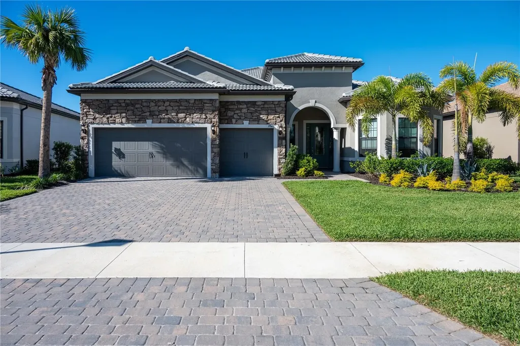 7845 Mainsail Lane Sarasota FL 34240