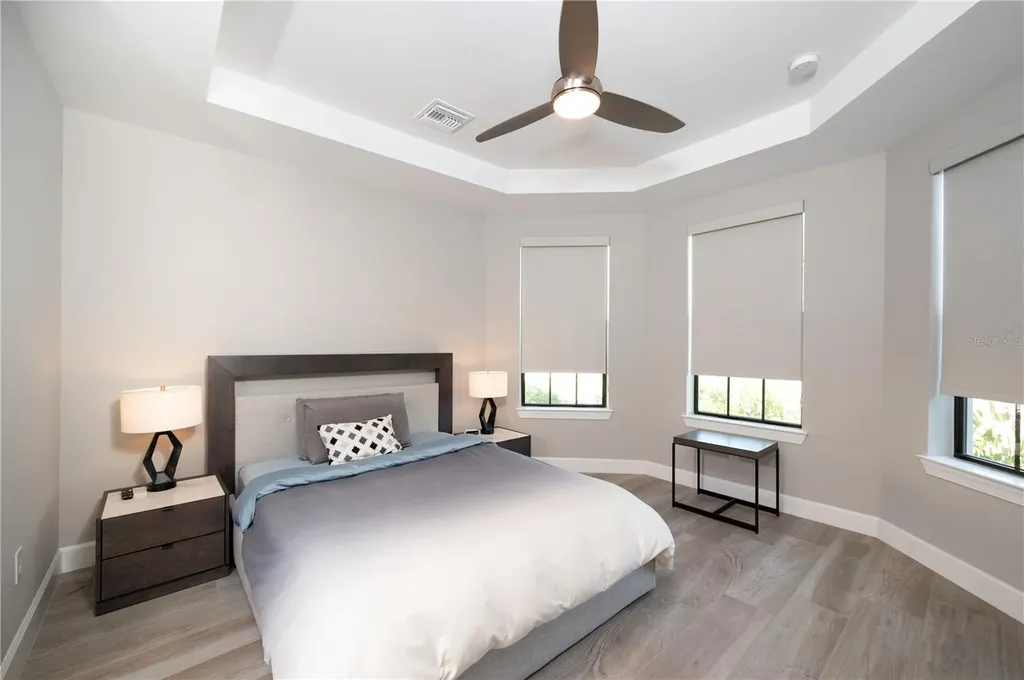 7845 Mainsail Lane Sarasota FL 34240