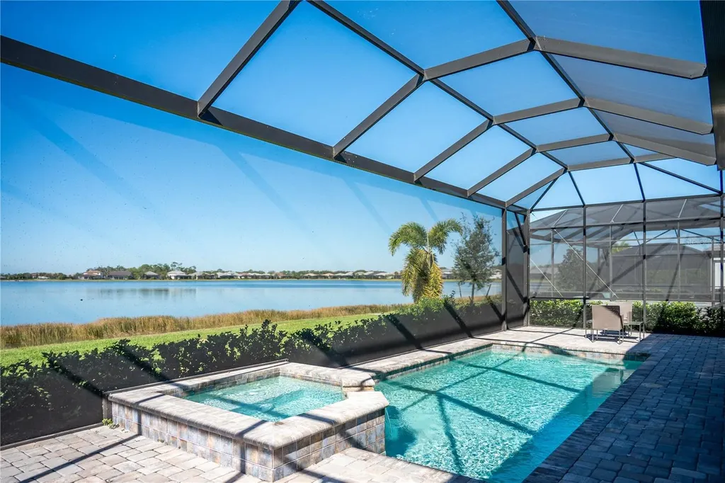 7845 Mainsail Lane Sarasota FL 34240