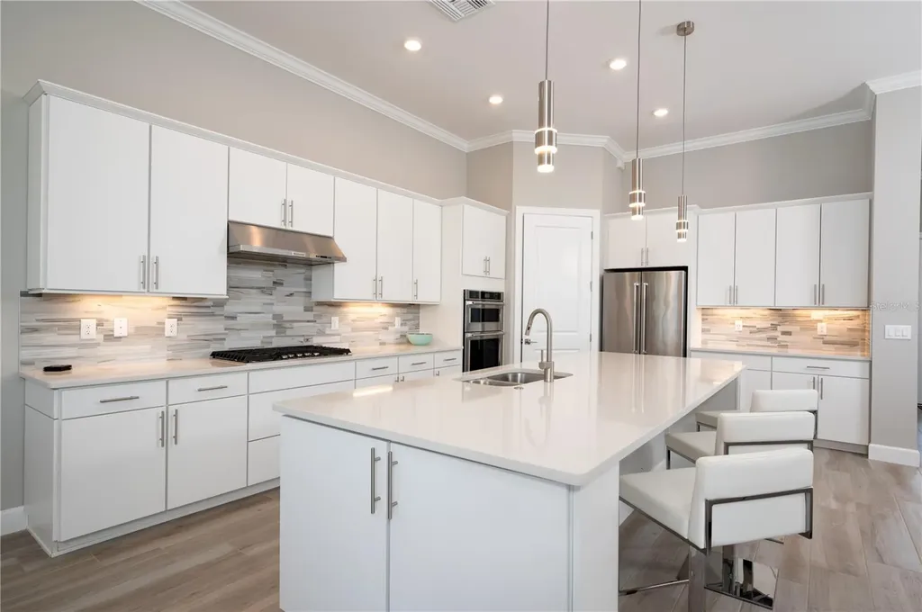 7845 Mainsail Lane Sarasota FL 34240