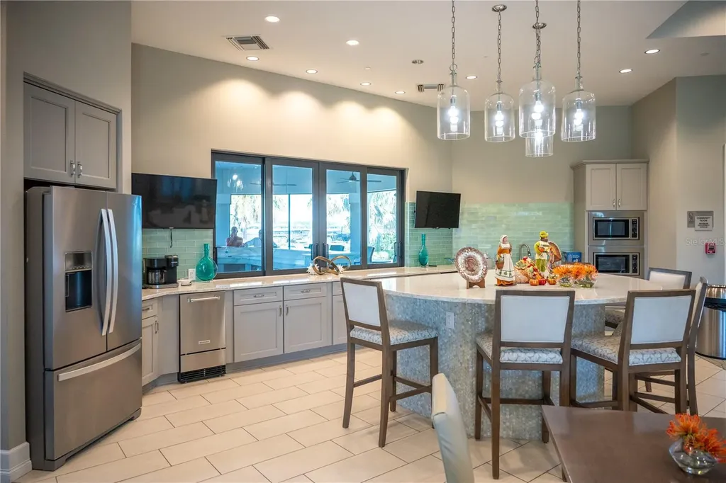 7845 Mainsail Lane Sarasota FL 34240