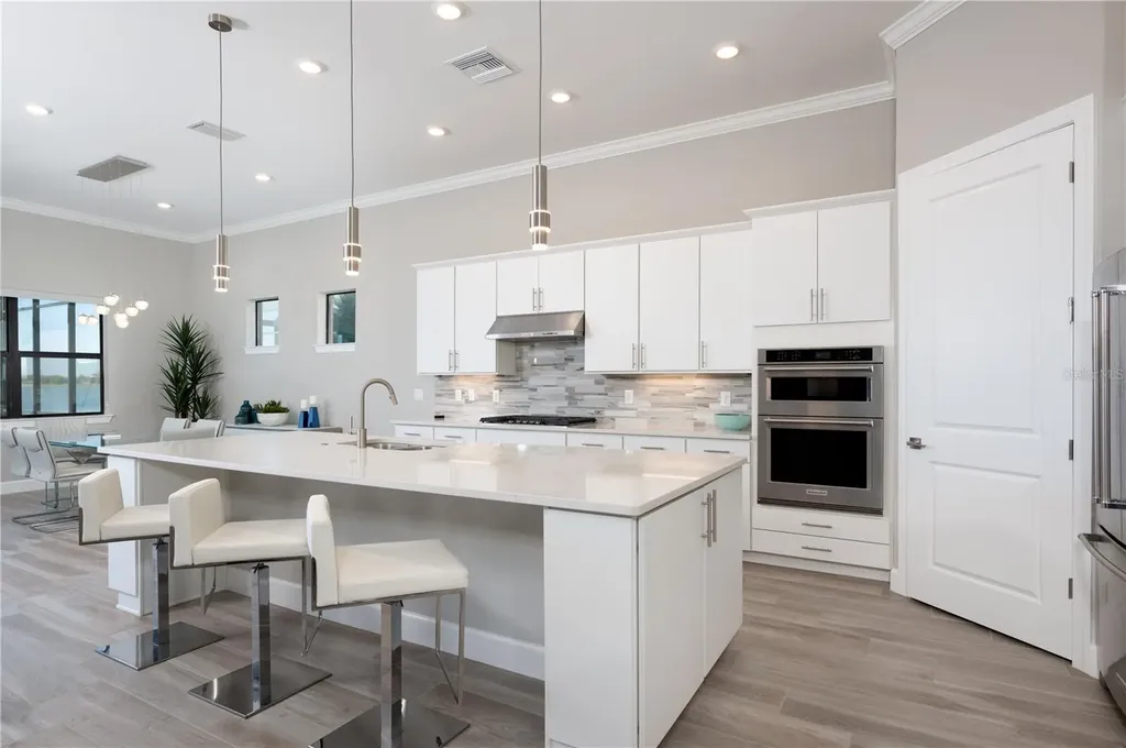 7845 Mainsail Lane Sarasota FL 34240