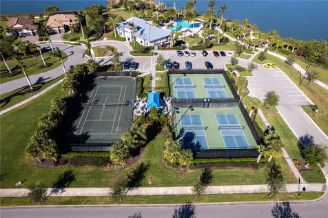 7845 Mainsail Lane Sarasota FL 34240