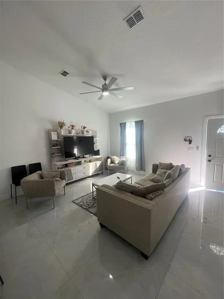 6425 Curtis Street Orlando FL 32807