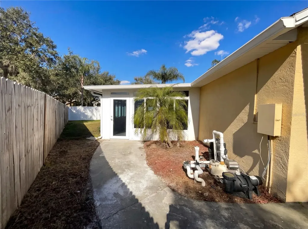18915 Nest Fern Circle Tampa FL 33647