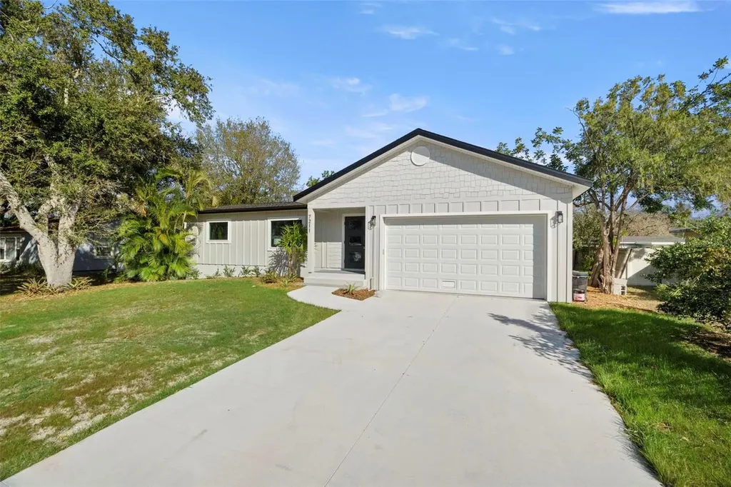 7211 Orpine Drive N St Petersburg FL 33702