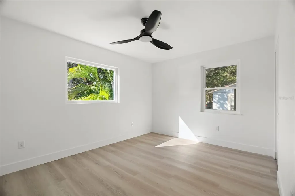 7211 Orpine Drive N St Petersburg FL 33702