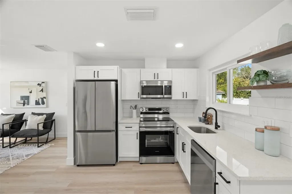7211 Orpine Drive N St Petersburg FL 33702
