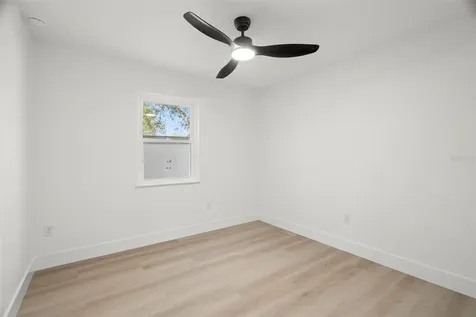 7211 Orpine Drive N St Petersburg FL 33702