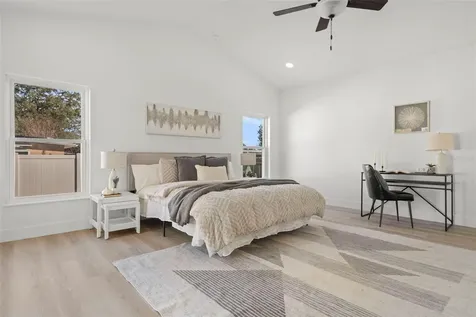 7211 Orpine Drive N St Petersburg FL 33702