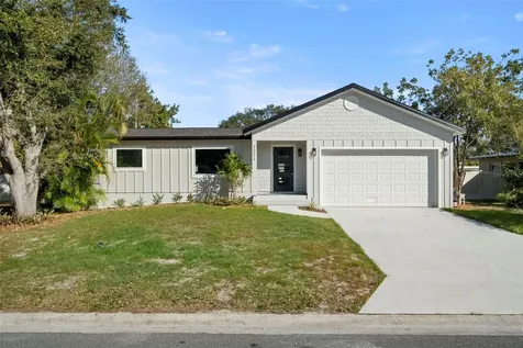 7211 Orpine Drive N St Petersburg FL 33702