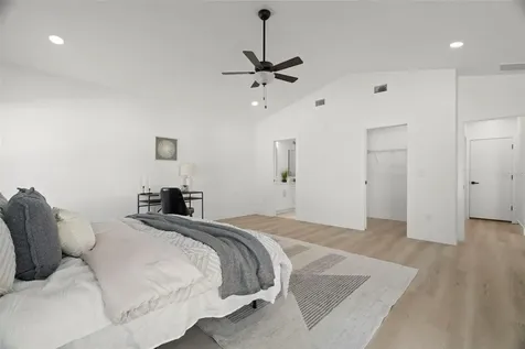 7211 Orpine Drive N St Petersburg FL 33702