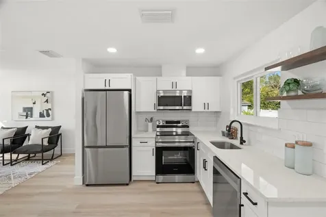 7211 Orpine Drive N St Petersburg FL 33702